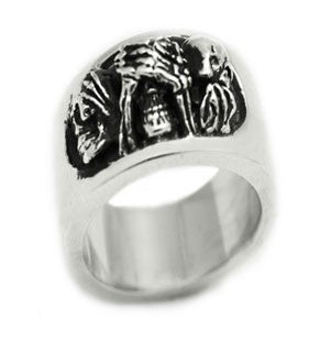 Three Wise Skulls Ring